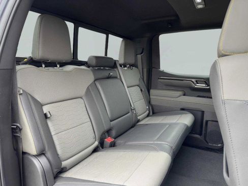 Used 2024 Chevrolet Silverado 1500 ZR2 w/ Technology Package image 47