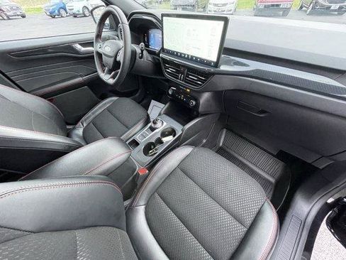 Used 2025 Ford Escape ST-Line w/ Equipment Group 301A image 40