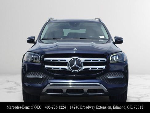 Used 2021 Mercedes-Benz GLS 450 4MATIC image 2