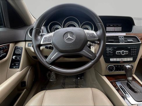Used 2013 Mercedes-Benz C 250 Sedan image 8