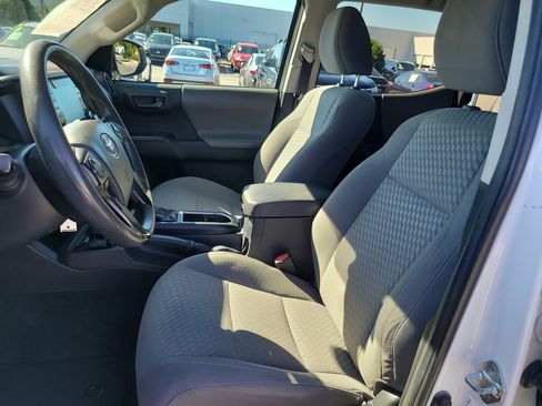 Used 2022 Toyota Tacoma SR image 19