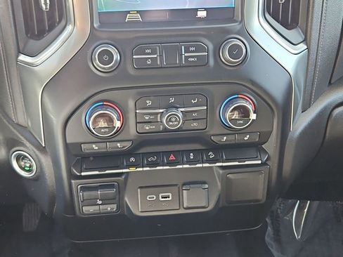 Used 2021 Chevrolet Silverado 1500 RST AWD/4WD image 15