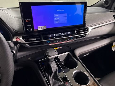 New 2026 Toyota Sienna Platinum AWD/4WD image 31