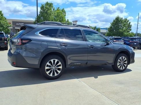 Certified 2025 Subaru Outback Limited AWD/4WD image 4