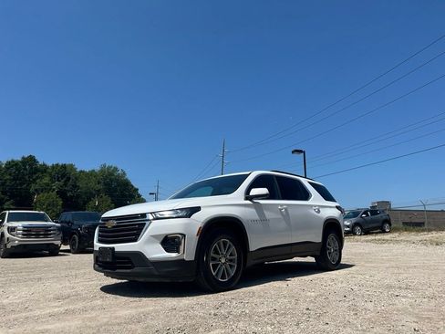Used 2023 Chevrolet Traverse LT AWD/4WD image 2