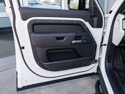 New 2026 Land Rover Defender 110 X-Dynamic SE AWD/4WD image 30