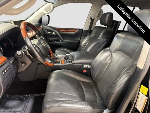 Used 2019 Lexus LX 570 4WD w/ Luxury Package image 7