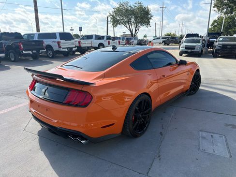 Used 2021 Ford Mustang Shelby GT500 w/ Technology Package RWD image 3