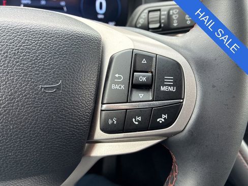 Used 2025 Ford Explorer Active AWD/4WD image 28