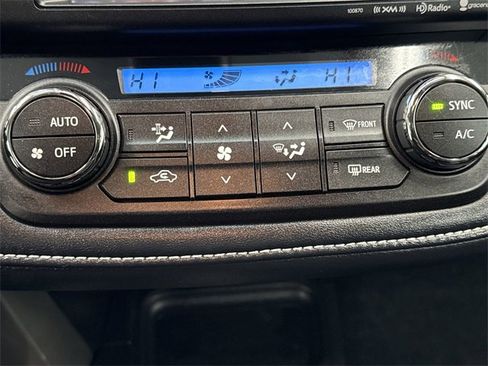 Used 2018 Toyota RAV4 Limited image 19