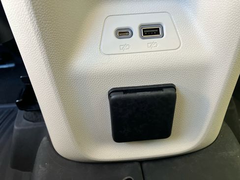 Used 2023 Buick Envision Avenir image 43