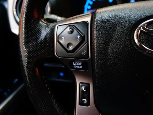 Used 2019 Toyota Tacoma SR5 AWD/4WD image 24