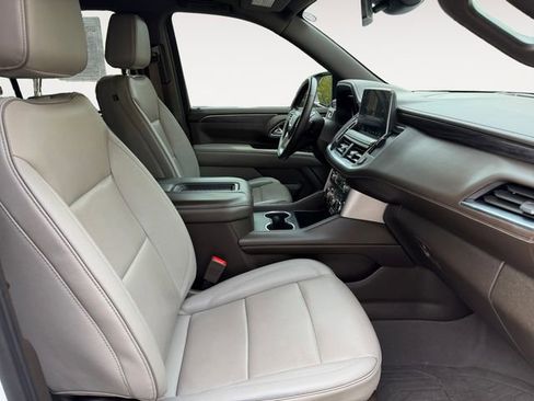 Used 2023 GMC Yukon SLT w/ SLT Luxury Package AWD/4WD image 15