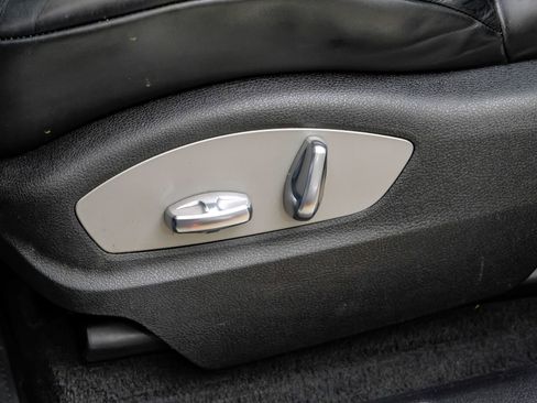 Used 2023 Porsche Macan Turbo AWD/4WD image 34