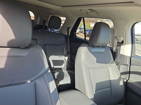 New 2026 Ford Explorer Active w/ Active Comfort Package AWD/4WD image 23