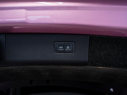 Used 2021 Bentley Bentayga image 64