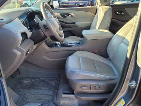 Used 2019 Chevrolet Traverse LT w/ LT Premium Package image 5