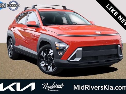 Used 2025 Hyundai Kona SEL image 1
