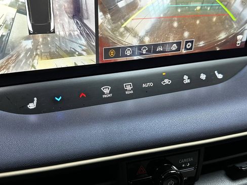 New 2026 Nissan Leaf Platinum+ w/ Illuminated Package FWD image 30