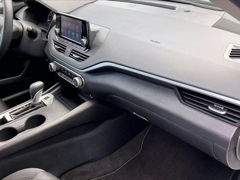 Used 2024 Nissan Altima 2.5 S FWD image 19
