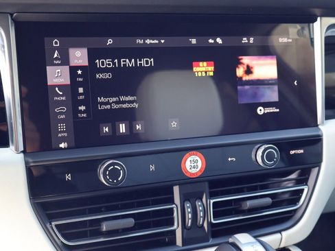 New 2026 Porsche Macan AWD/4WD image 17