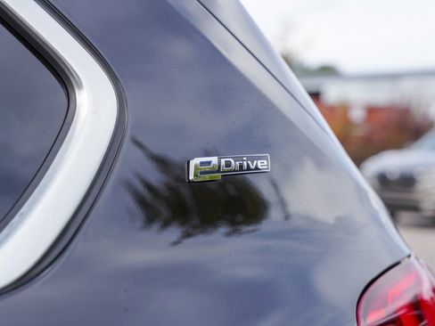 Used 2018 BMW X5 xDrive40e w/ Executive Package image 12