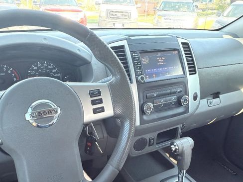 Used 2019 Nissan Frontier SV image 25