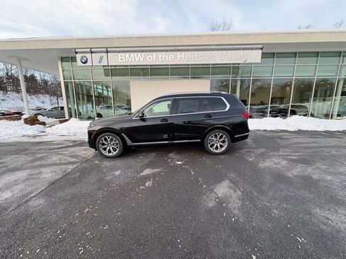 New 2026 BMW X7 xDrive40i w/ Premium Package image 1
