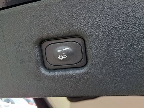 Certified 2023 Lincoln Nautilus AWD image 29