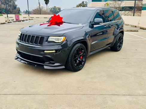 Used 2014 Jeep Grand Cherokee SRT image 47