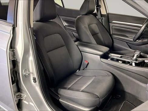 Used 2023 Nissan Altima 2.5 SV w/ SV Premium Package FWD image 27