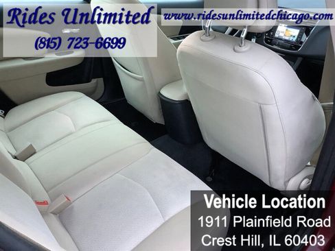 Used 2011 Chrysler 200 Touring image 27