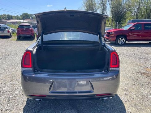 Used 2018 Chrysler 300 S RWD image 26