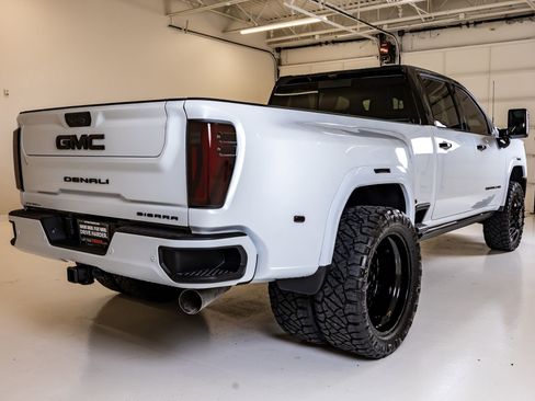 Used 2026 GMC Sierra 3500 Denali Ultimate AWD/4WD image 10