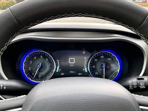 Certified 2024 Chrysler Pacifica Touring-L image 10