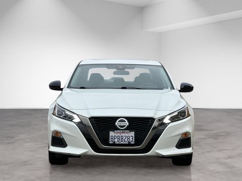 Used 2020 Nissan Altima 2.5 SR w/ Premium Package FWD image 10