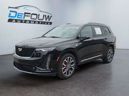 Used 2025 Cadillac XT6 Sport w/ LPO, Floor Liner Package AWD/4WD image 7