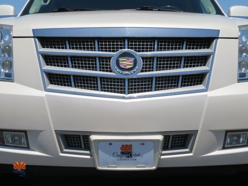 Used 2014 Cadillac Escalade ESV Platinum AWD/4WD image 39