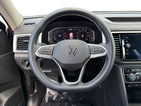Used 2023 Volkswagen Atlas SE w/ Black Wheel Package AWD/4WD image 12