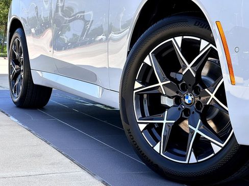 New 2025 BMW X3 xDrive30i w/ Premium Package image 2