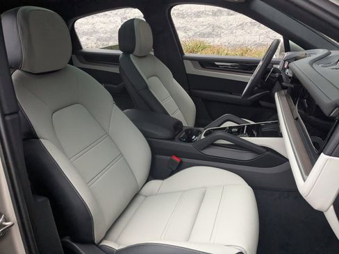 New 2026 Porsche Cayenne S image 26