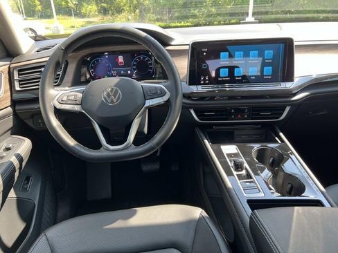 New 2025 Volkswagen Atlas SEL image 23