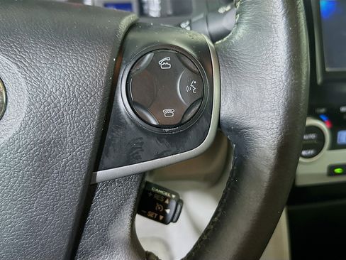 Used 2014 Toyota Camry XLE w/ Leather Package FWD image 17