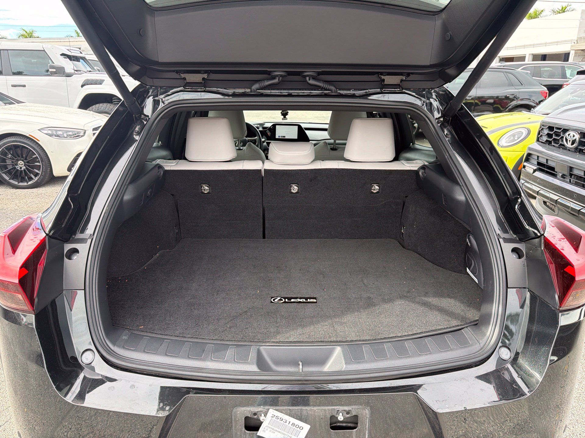 Used 2025 Lexus UX 300h FWD w/ Accessory Package (Z1) image 8
