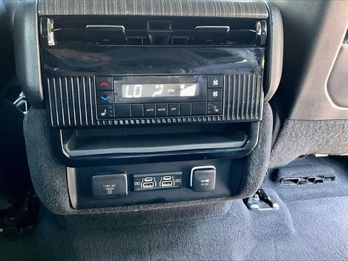 Certified 2024 Jeep Wagoneer L Series II w/ Flexible Seating Group AWD/4WD image 15