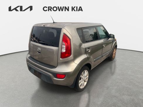 Used 2013 Kia Soul + FWD image 5