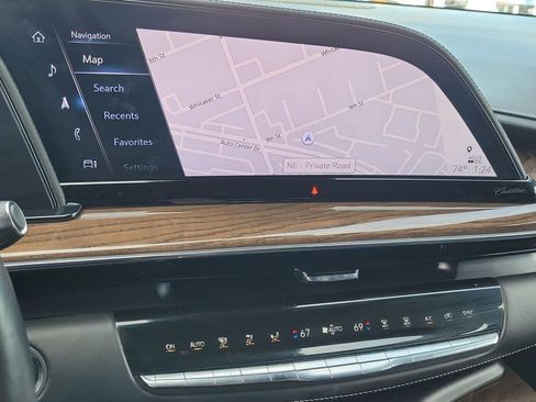 Certified 2023 Cadillac Escalade Sport Platinum w/ LPO, ONYX Package image 14