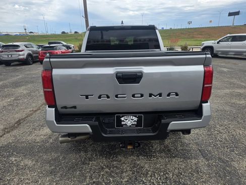 Used 2025 Toyota Tacoma SR5 image 6