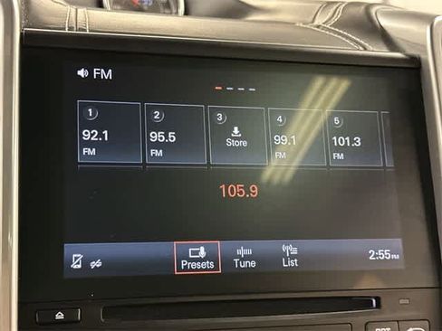 Used 2017 Porsche Cayenne Turbo image 11