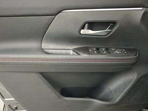 New 2026 Nissan Kicks SR w/ Interior Electronics Package FWD image 22